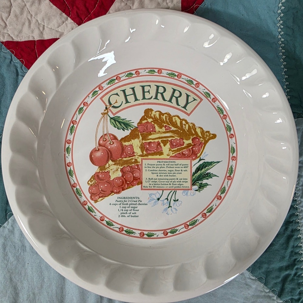 Himark The Golden Pie Collection Cherry Pie Dish White Ceramic Scalloped Edge